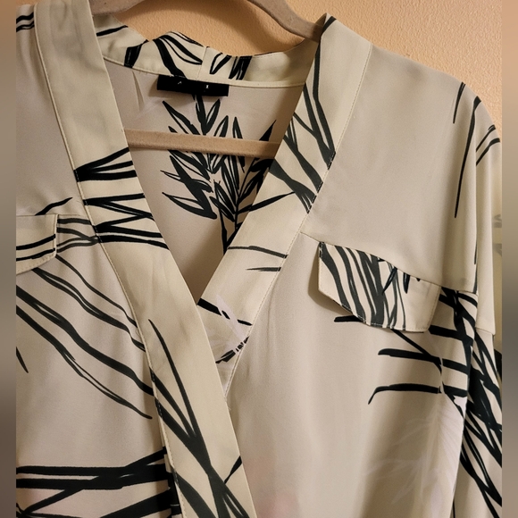 Ladies top - Picture 2 of 4